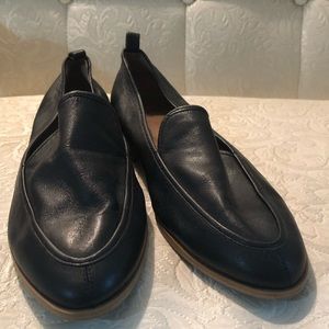 Susina size 9 black loafer